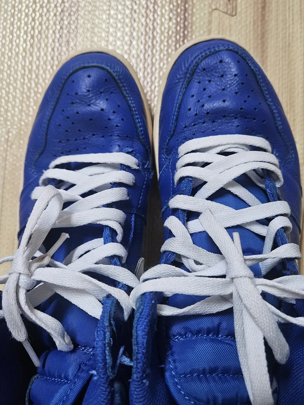 Size 10 - Air Jordan 1 Retro OG High Hyper Royal